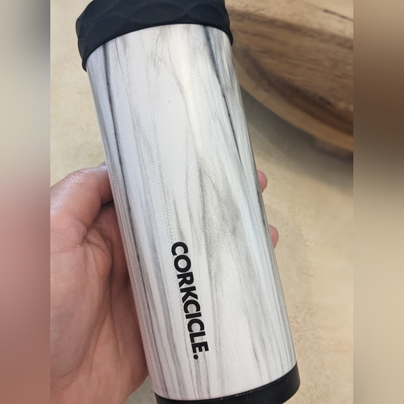 Brumate, Corkcicle and Swig slim can coolers - Picture 3 of 4